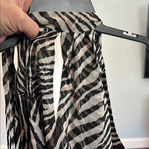 WHBM Zebra Print Sleeveless Blouse - Picture 6 of 8